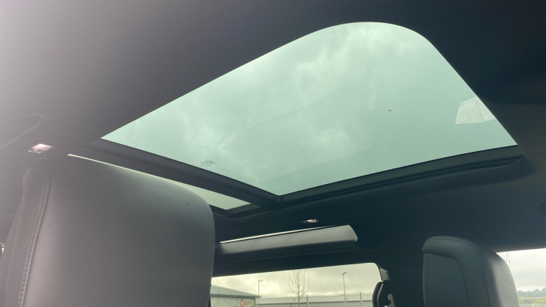 Land Rover Defender 3.0 D350 X-Dynamic HSE 90 3dr Auto Diesel Estate